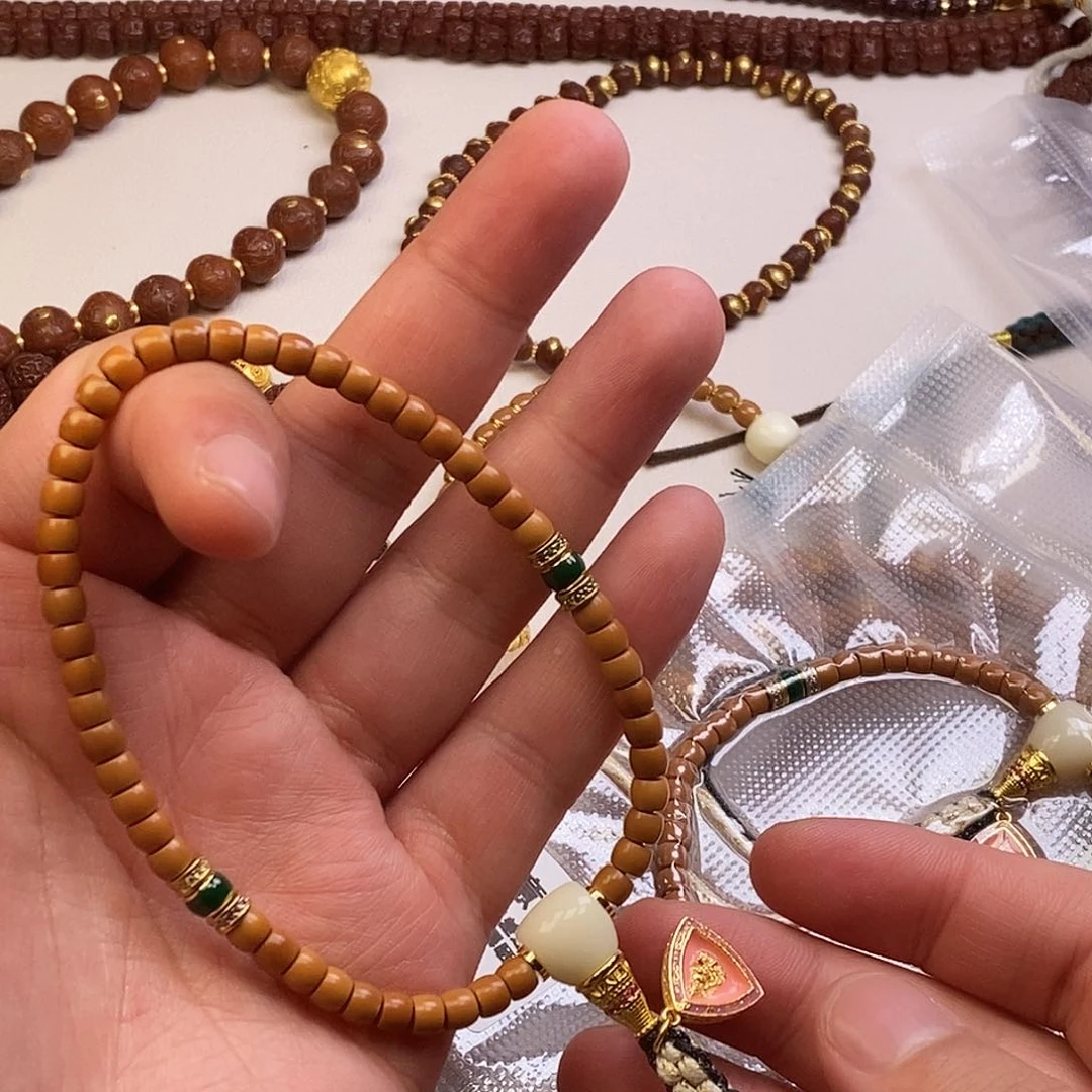 橄榄核吊坠。。。。。。。。。。