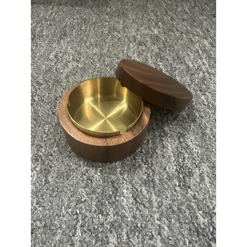 圆形整木掏挖烟灰缸（中间黄铜）