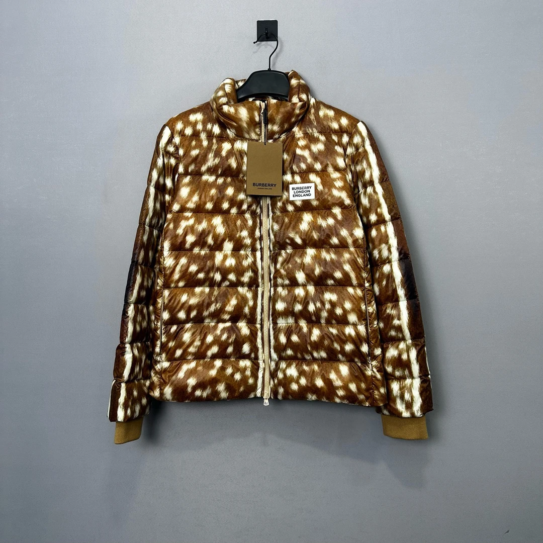 全新未使用 BURBERRY/博柏利 小鹿徽标羽绒服/M码/原吊牌/价13900