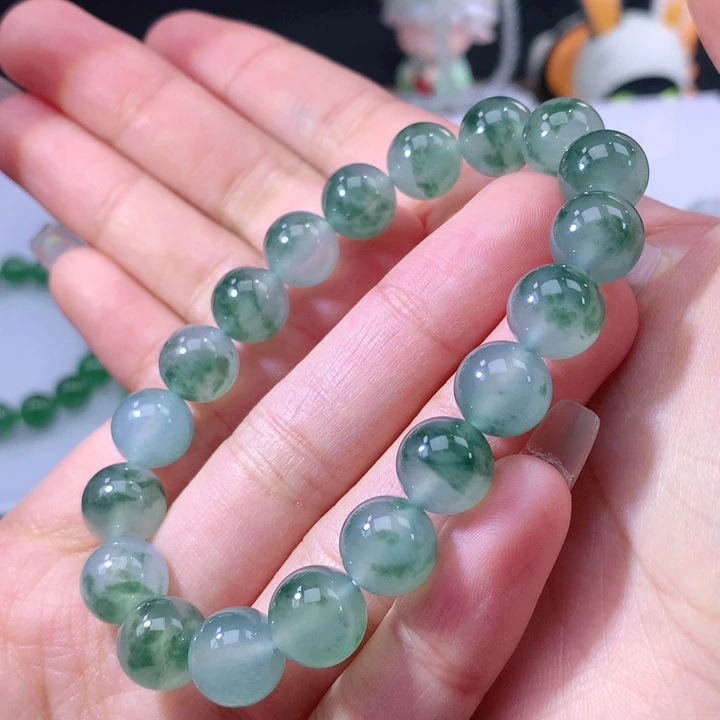 翡翠手链未镶嵌翡翠