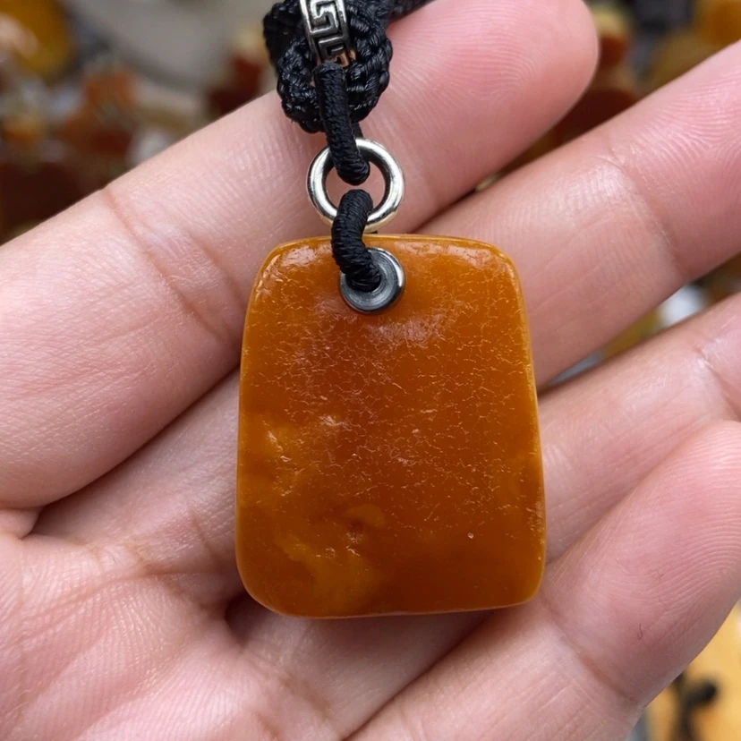 【闪购商品】琥珀颈饰未镶嵌