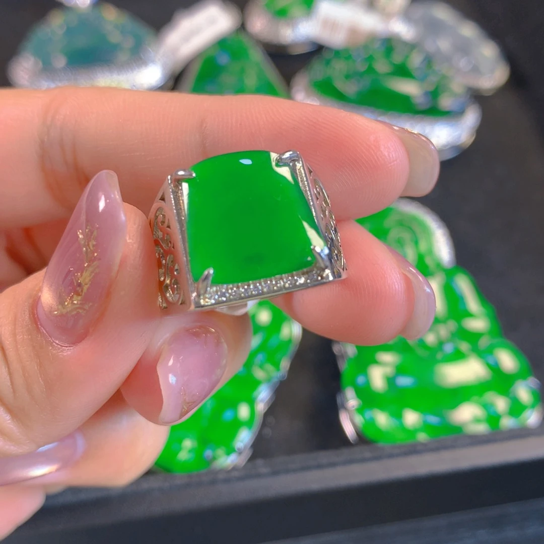 翡翠颈饰银S925镶嵌翡翠