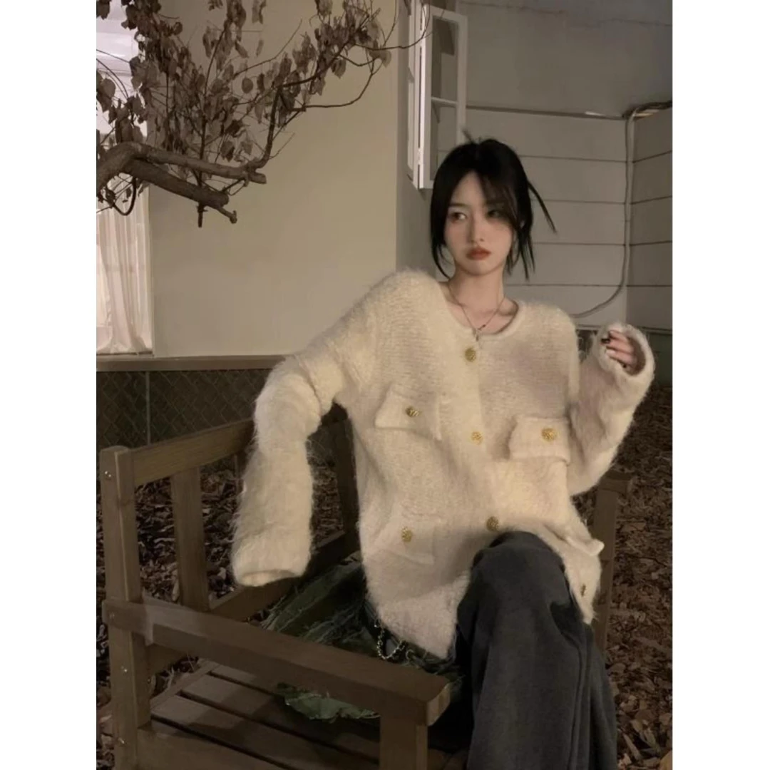 胖mm大码小香风毛衣外套女秋冬2-300斤宽松显瘦小众针织开衫ins潮