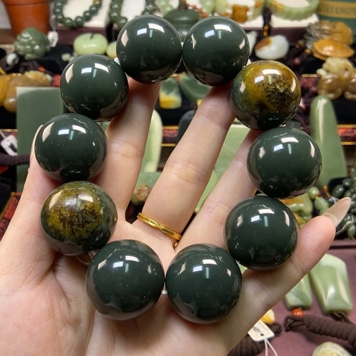 未镶嵌手串岫岩河磨玉（透闪石质玉）