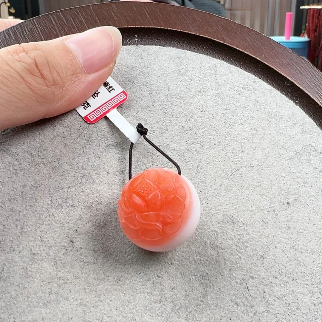 南红玛瑙吊坠未镶嵌