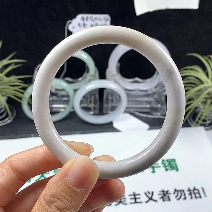 翡翠未镶嵌手镯34号。 58圈