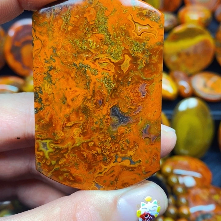 外***人玛瑙/玉髓未镶嵌玛瑙