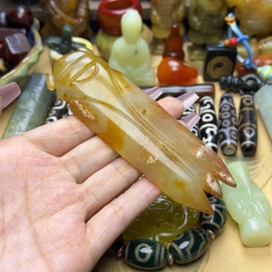 蛇纹石玉未镶嵌颈饰