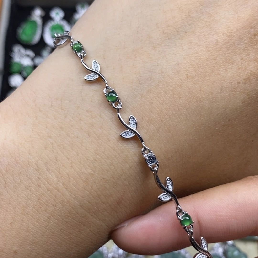 颈饰未镶嵌翡翠天然