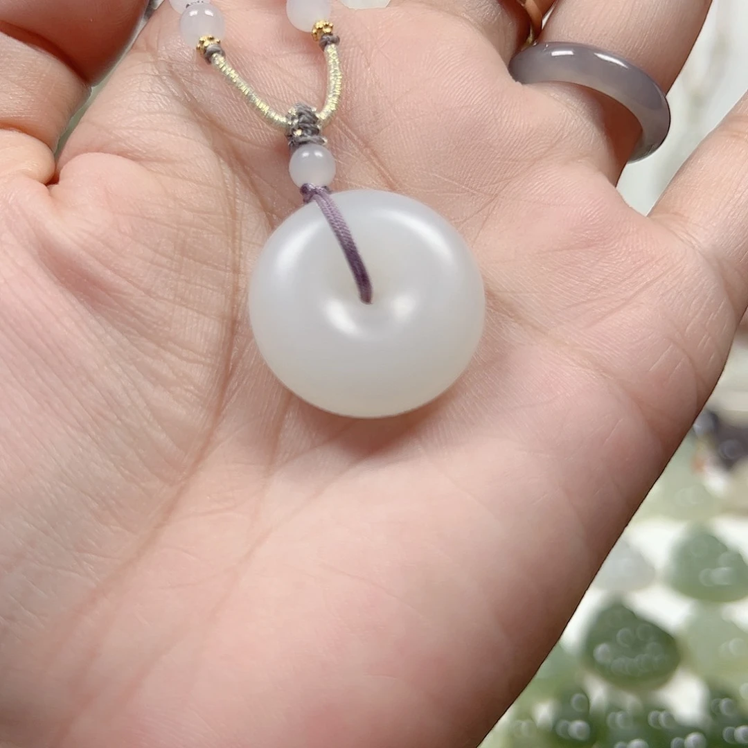 颈饰未镶嵌和田玉