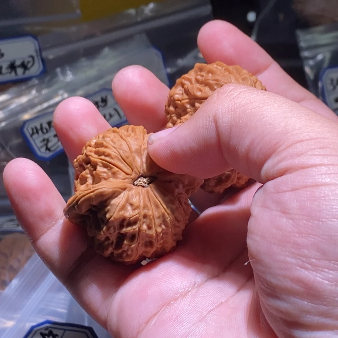 z***c吊坠文玩核桃42血麒麟
