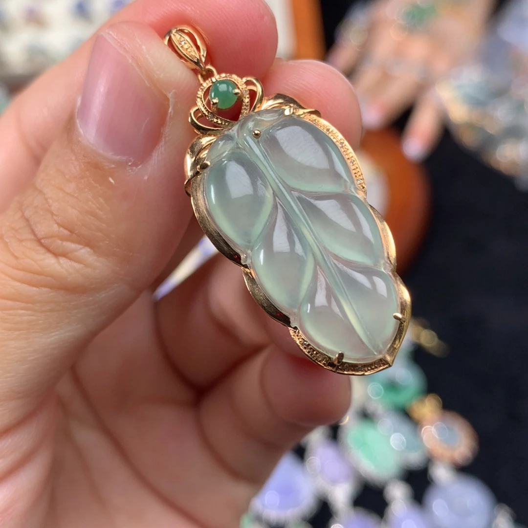 吊坠(不含链)18K金镶嵌翡翠