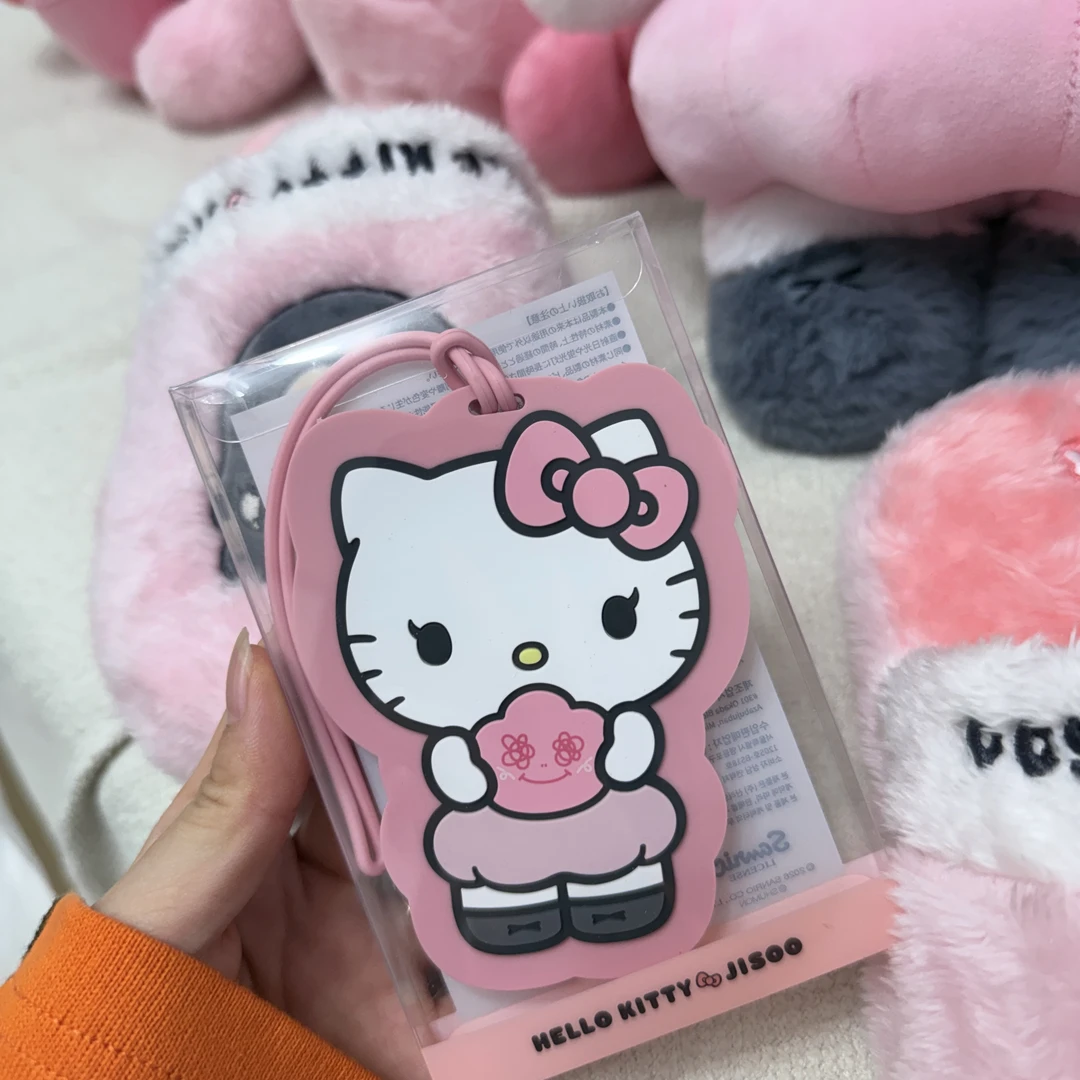 【首尔超限】Hello Kitty x JISOO联名 kitty抱小灰尘粉色 行李牌