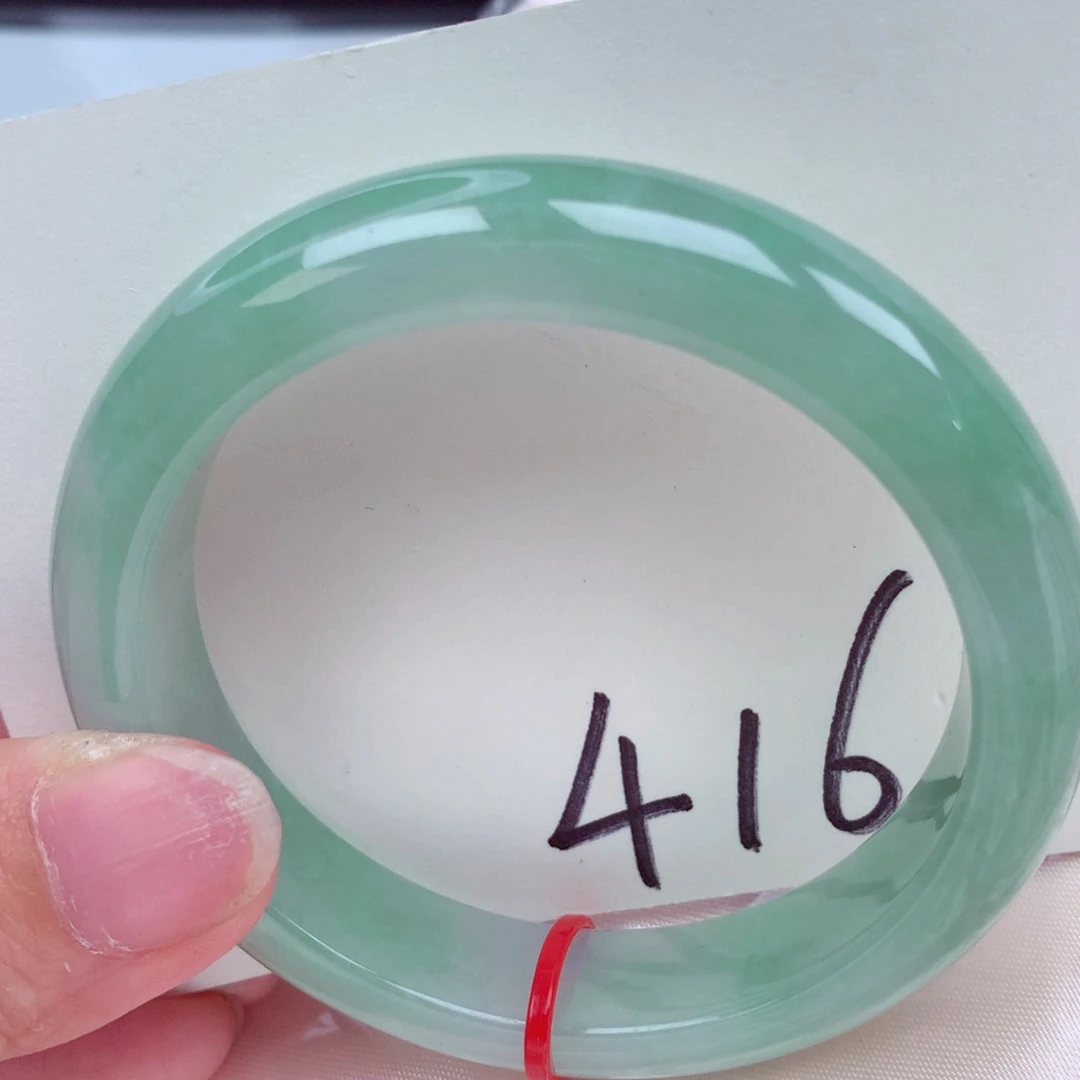 翡翠手镯未镶嵌翡翠