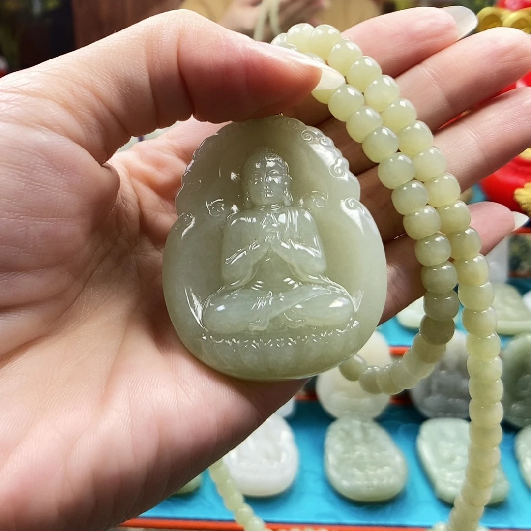 啊***柳和田玉未镶嵌颈饰