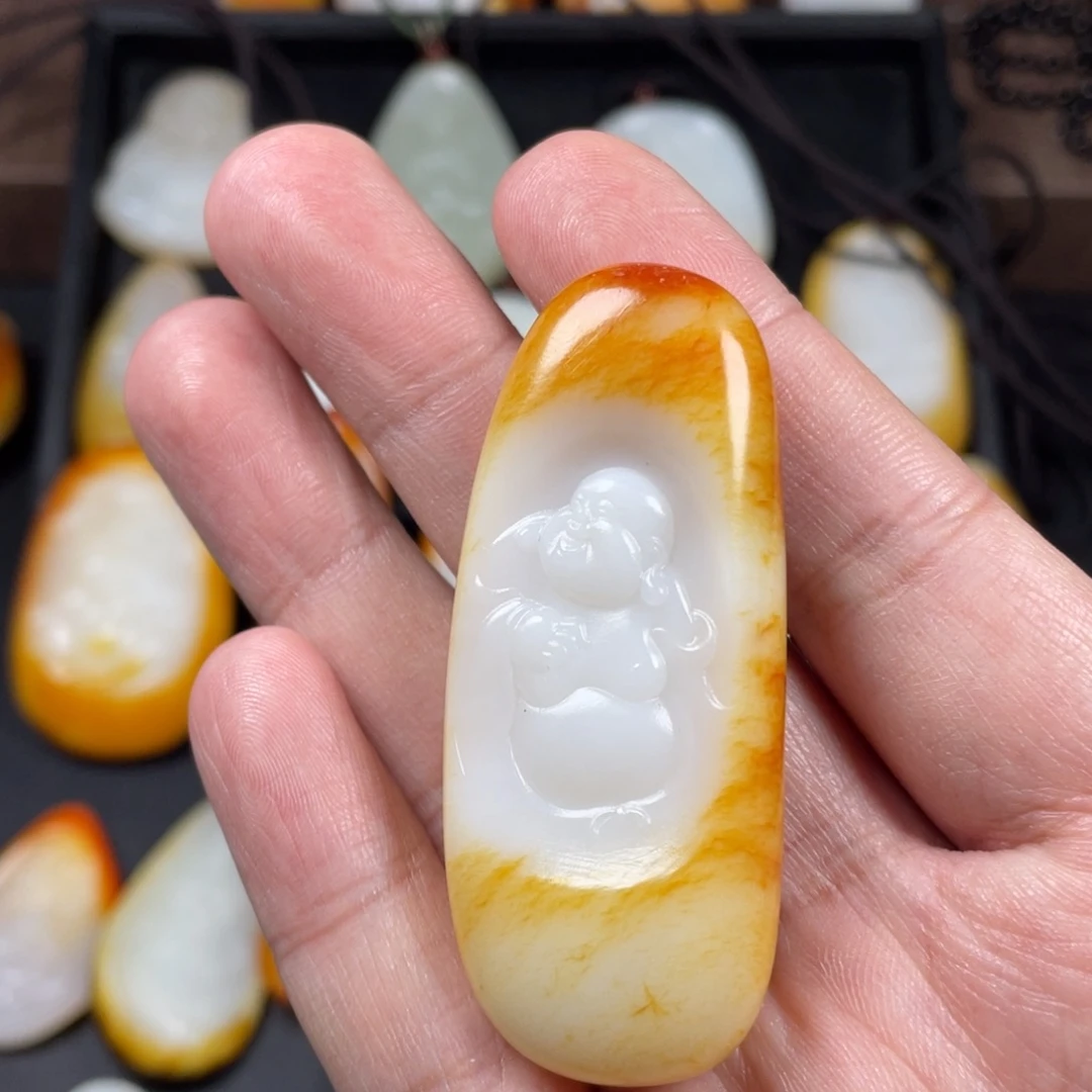玉新疆佛挂件吊坠