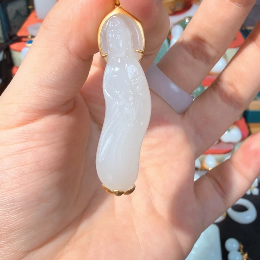 和田玉18K金镶嵌颈饰