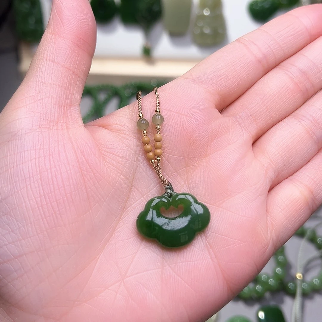 和田玉（碧玉）颈饰未镶嵌