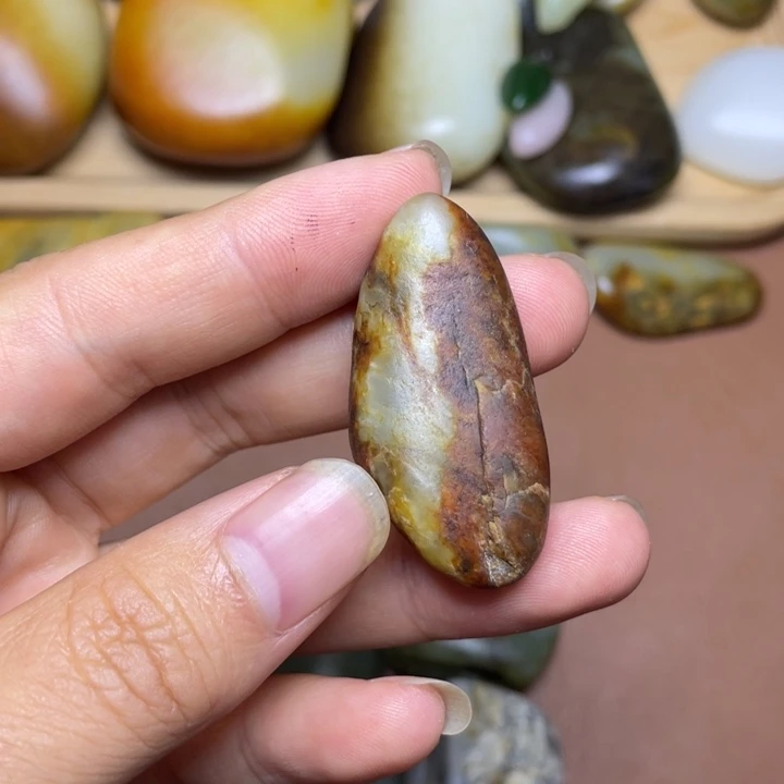 和田玉（糖玉）未镶嵌珠宝奇石