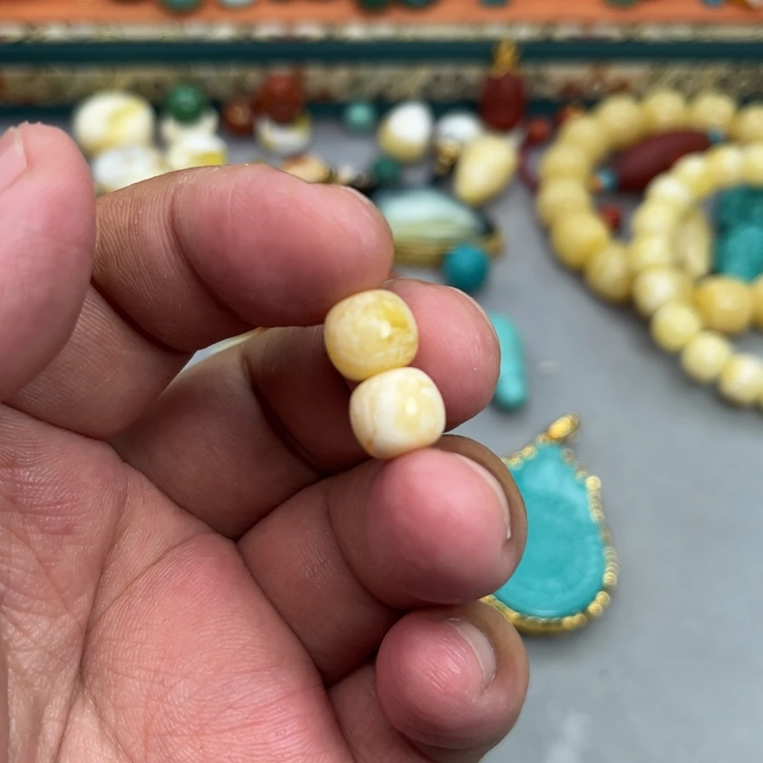 未镶嵌琥珀珠宝奇石56