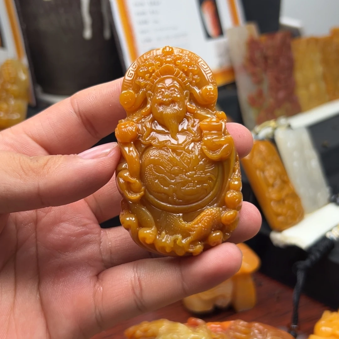 顺***水石英质玉（黄龙玉）未镶嵌多样性发货，发其一