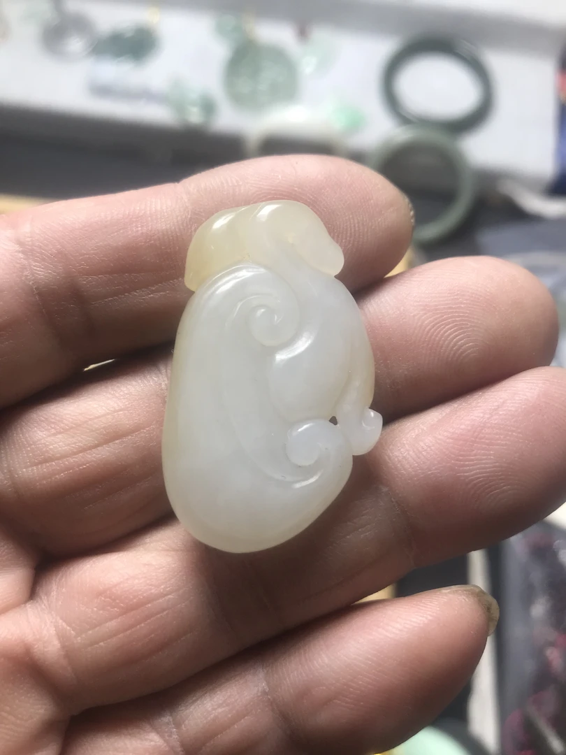 正品和田玉且末料糖玉