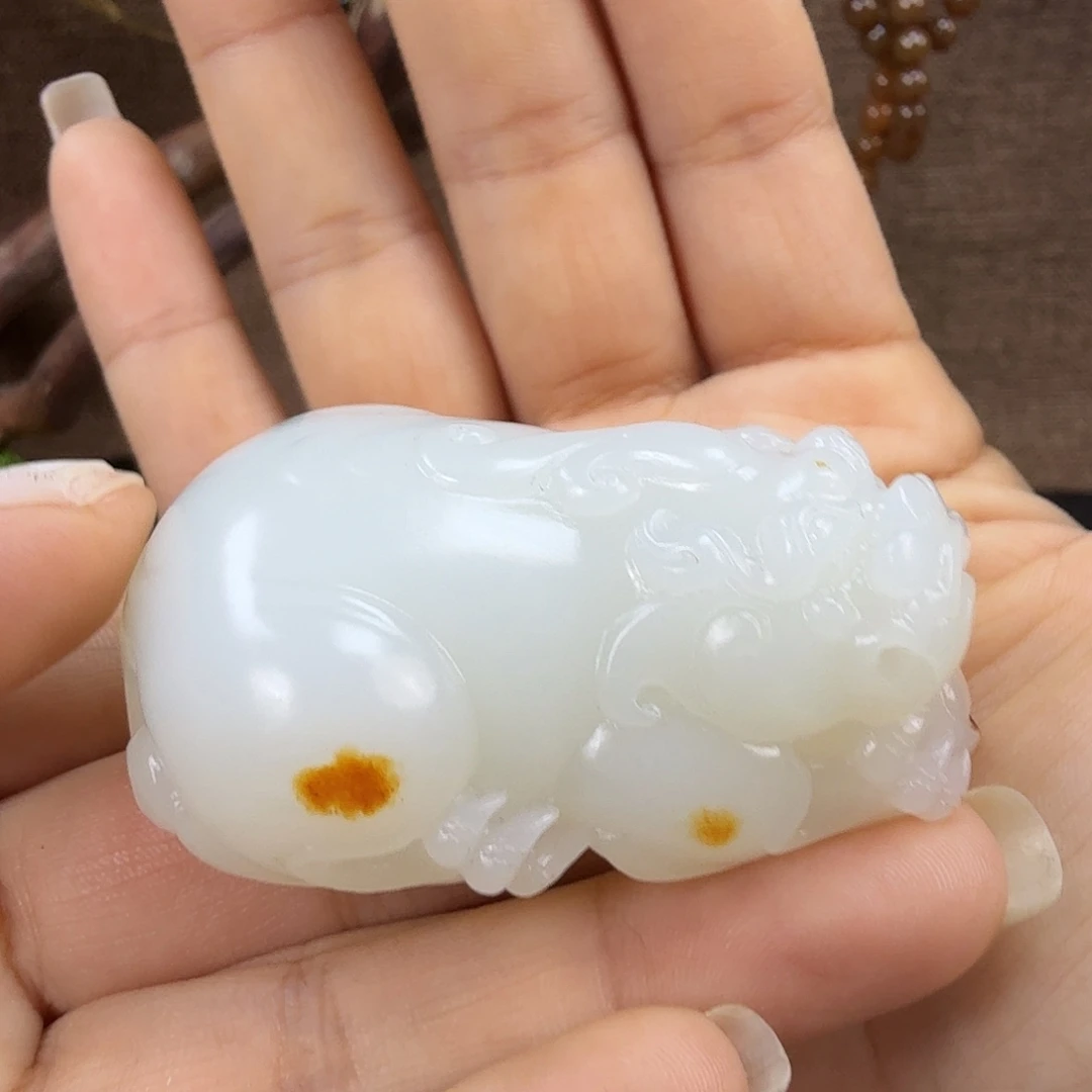 毕***玉颈饰未镶嵌和田玉
