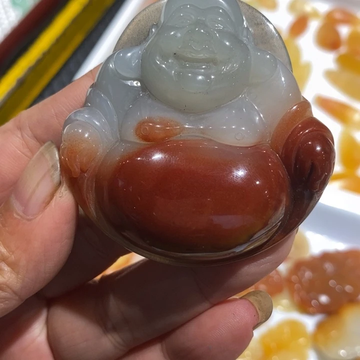 未镶嵌石英质玉（黄龙玉）颈饰