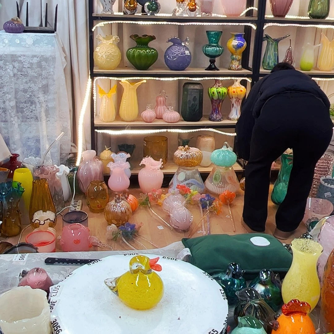 黄鸭家悦琉璃工艺品