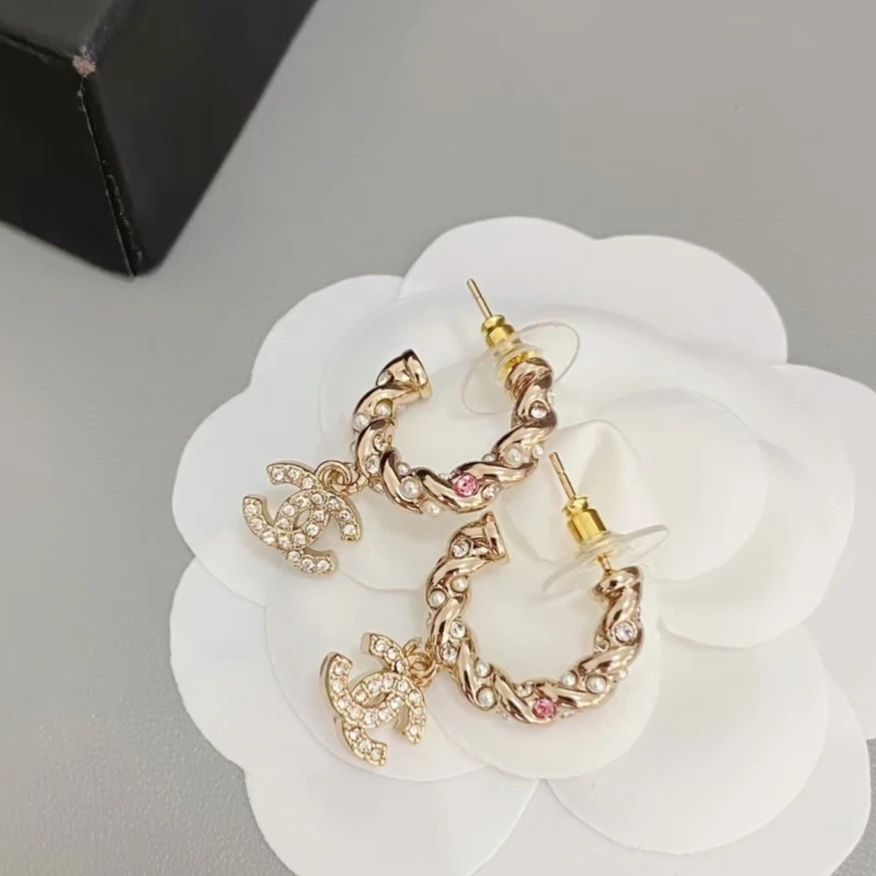 未使用 Chanel/香奈儿 耳钩彩色琉璃麻花精致时尚