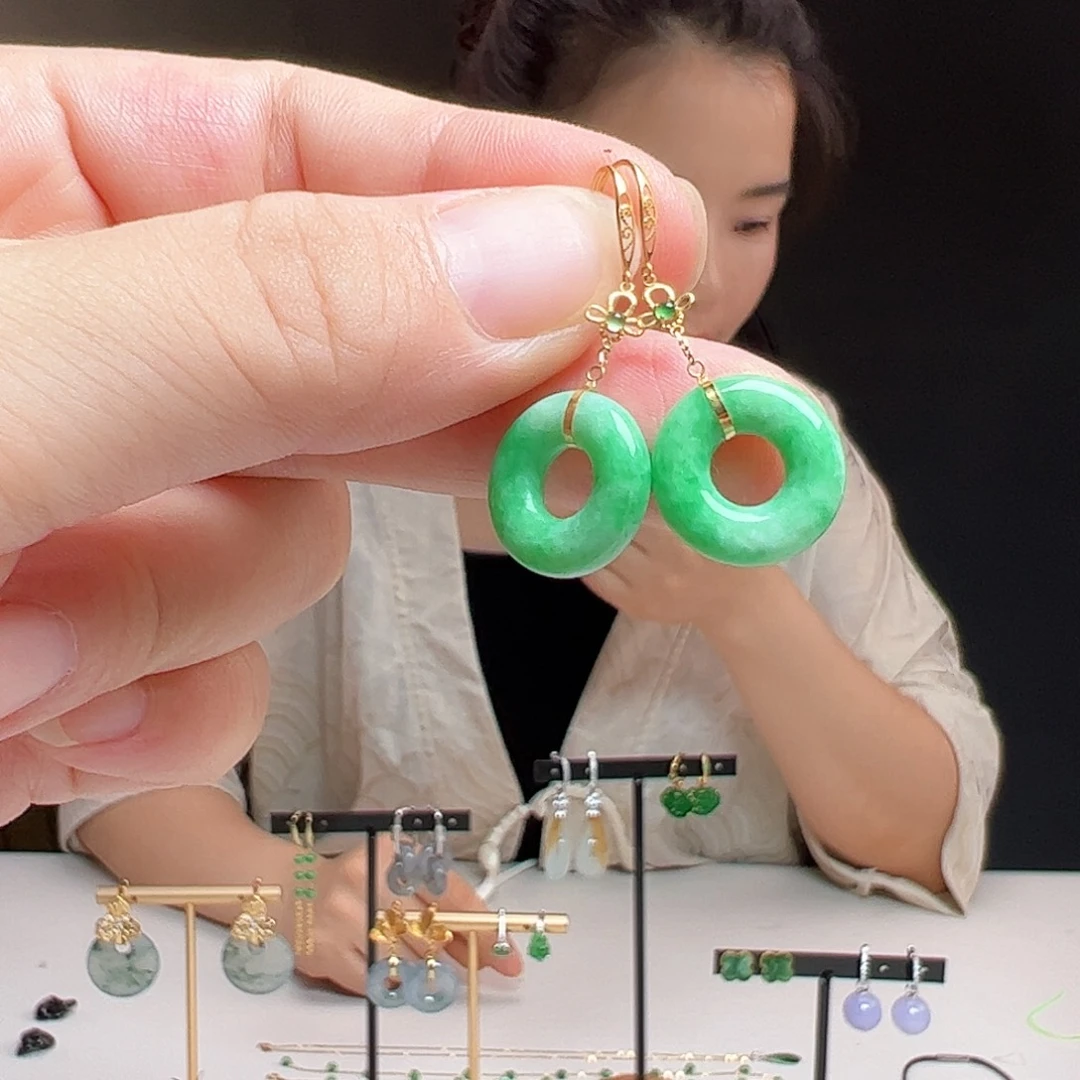 18K金镶嵌翡翠耳饰天然翡翠