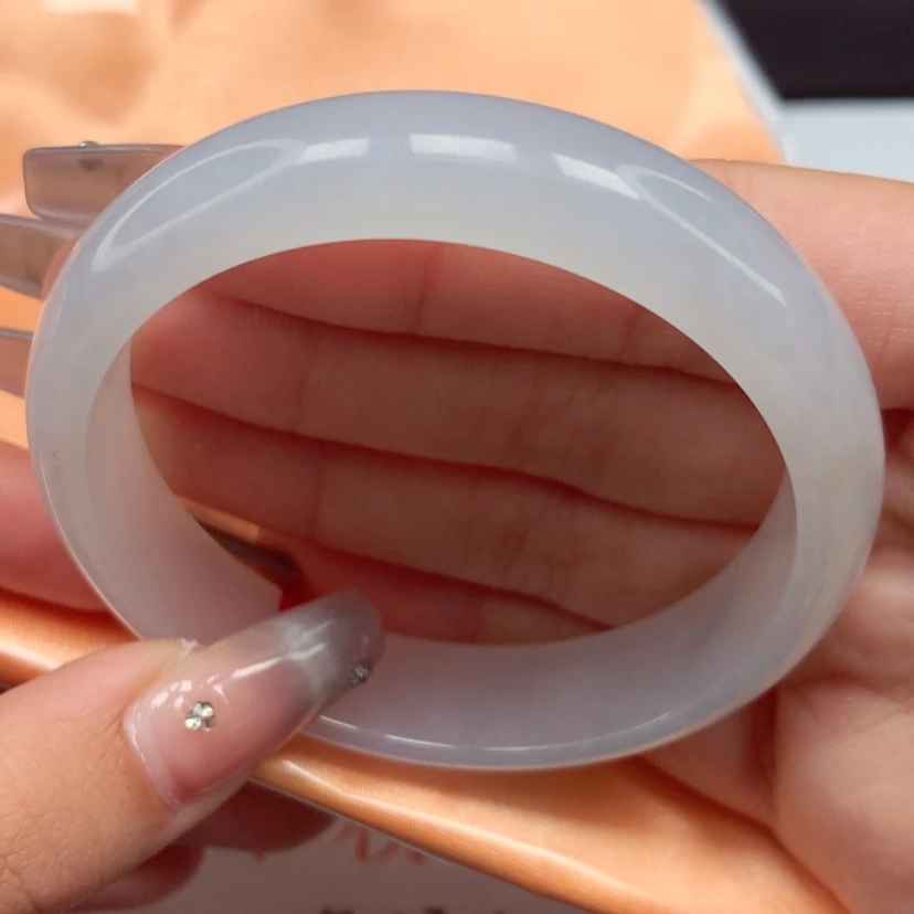 【闪购商品】翡翠手镯未镶嵌范**54圈