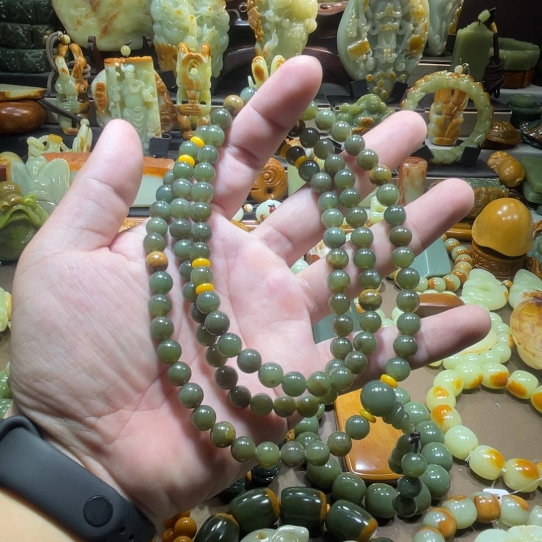 透闪石质玉未镶嵌珠宝奇石