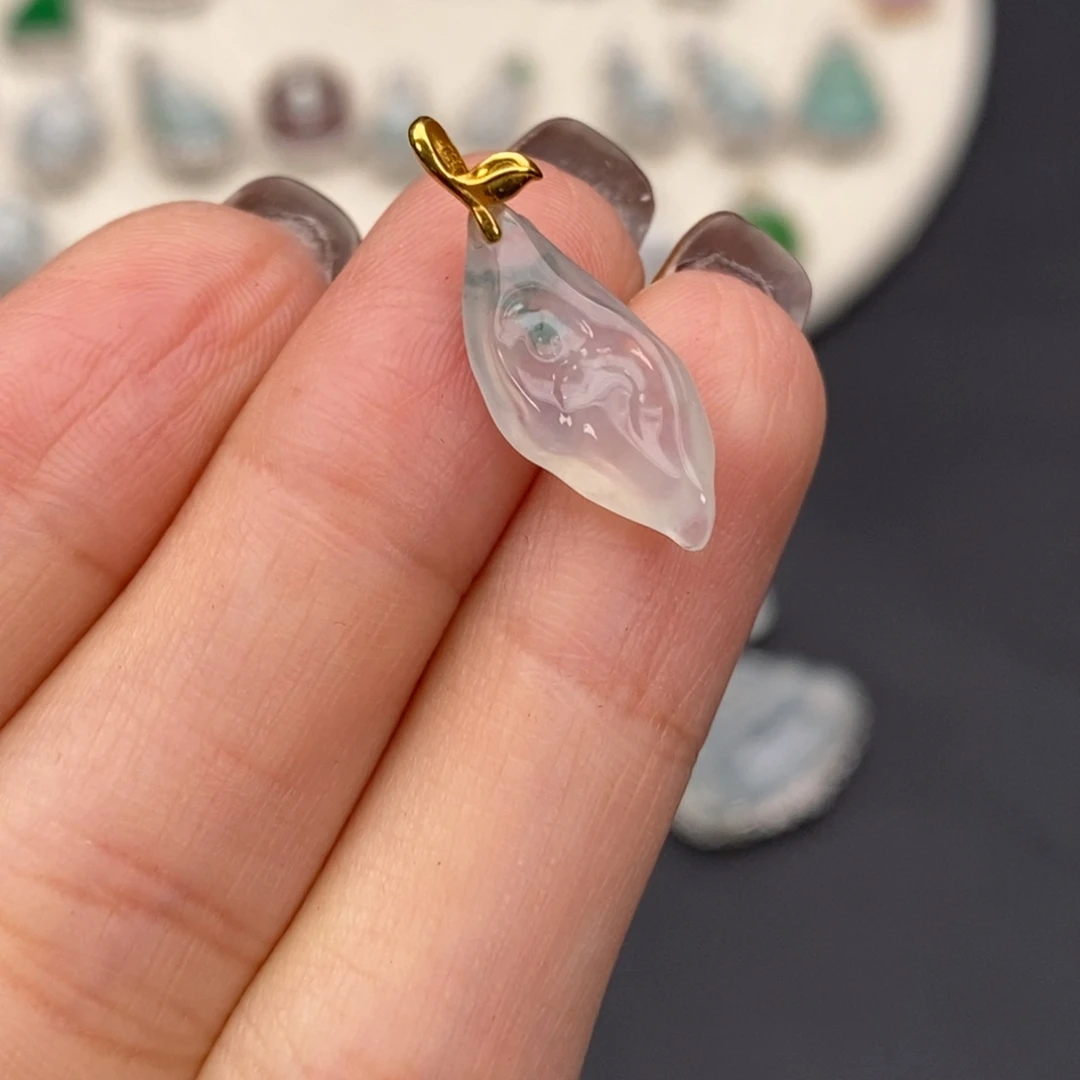 翡翠18K金镶嵌颈饰翡翠首饰