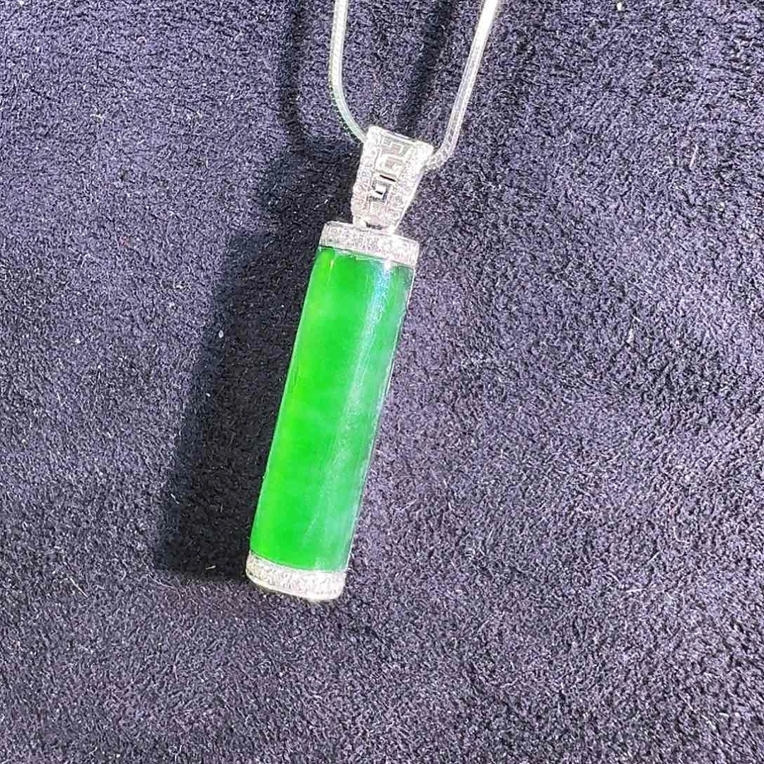 翡翠银S925镶嵌颈饰无事柱