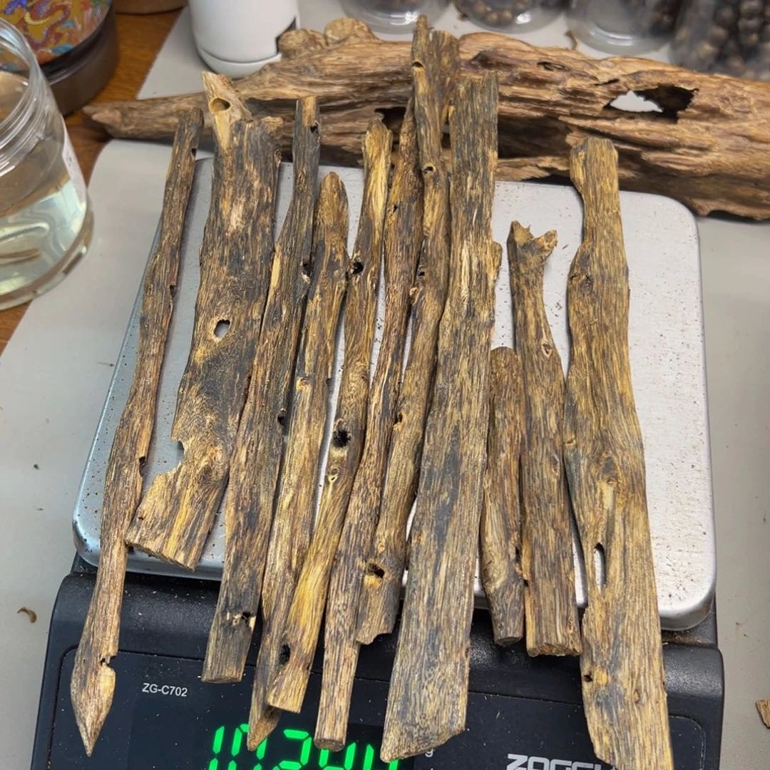 沉香碎屑沉香汝湖树枝料100克