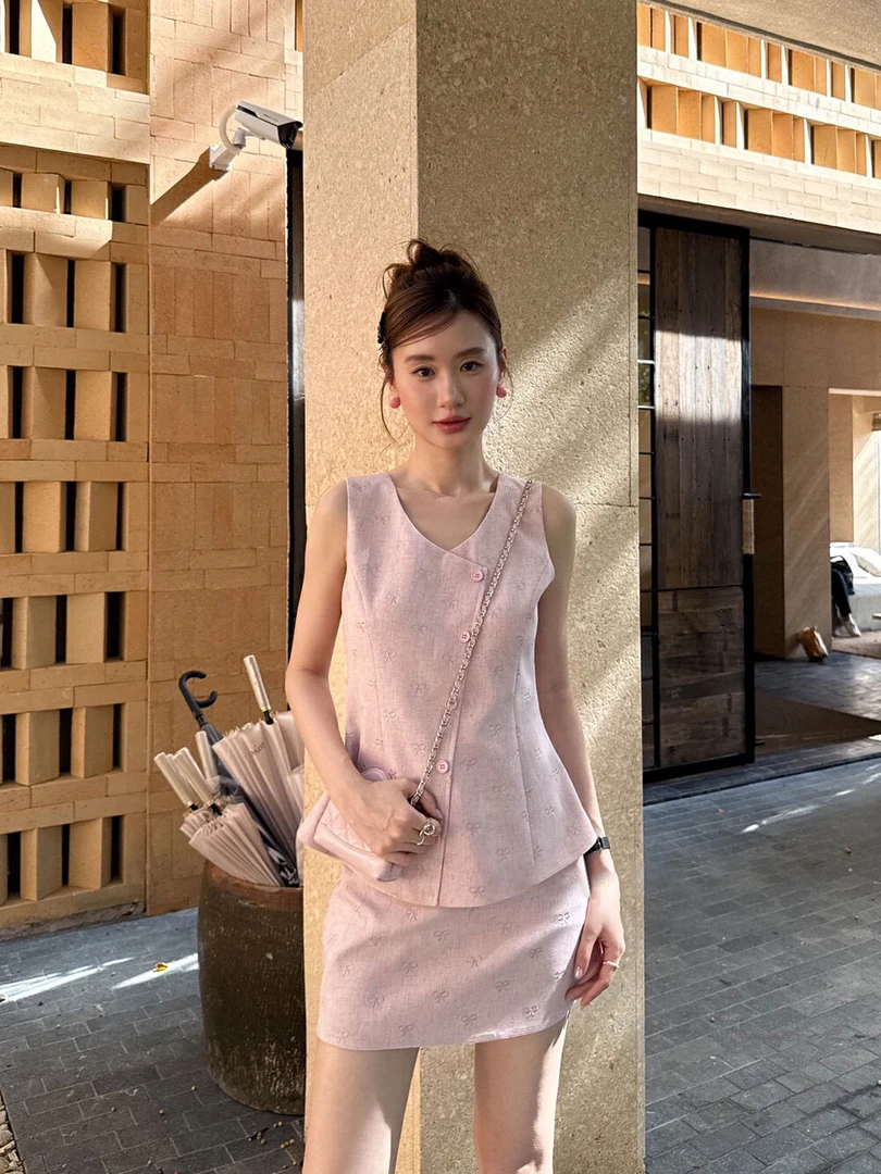 辣妹纯欲风富家千金高级感套装吊带背心女装夏季短裙半身裙两件套