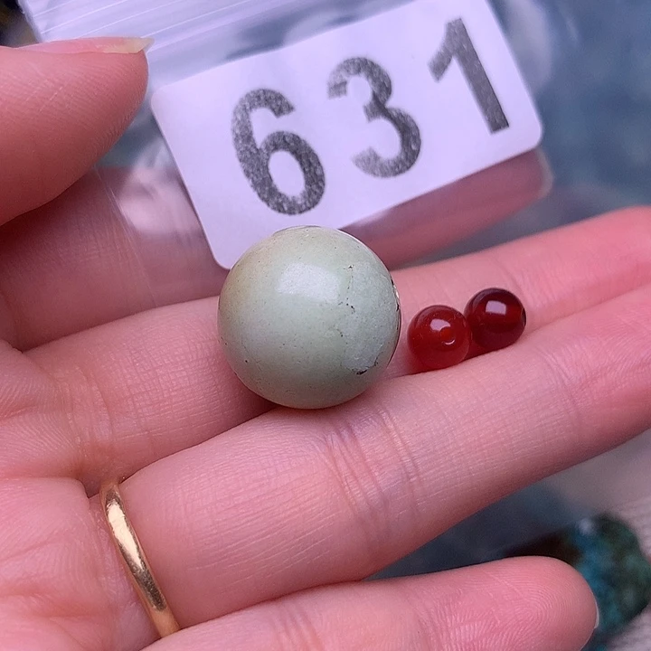 孔***南红玛瑙未镶嵌珠宝奇石