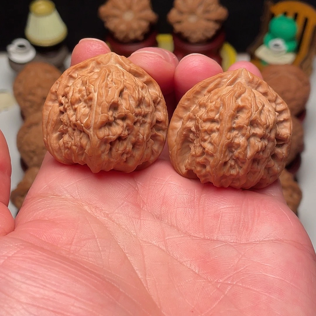 文玩核桃吊坠角白