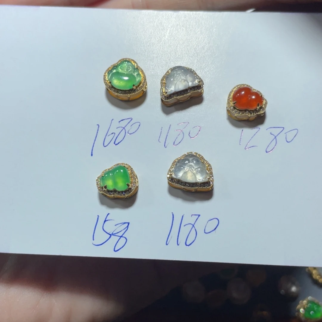 【闪购商品】颈饰18K金镶嵌翡翠十*?