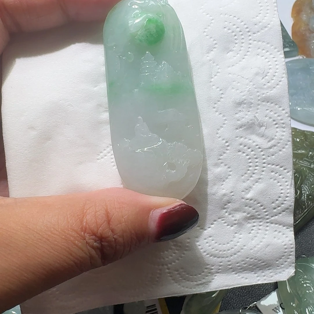 翡翠未镶嵌颈饰吊坠