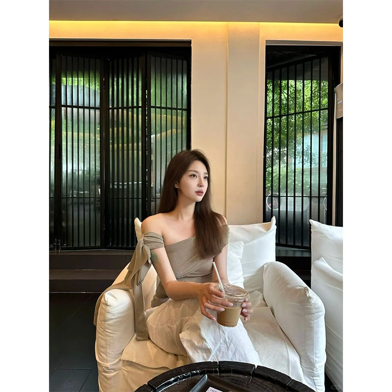 法式少女纯欲风斜肩修身显瘦T恤女夏季气质高腰百搭休闲裤两件套