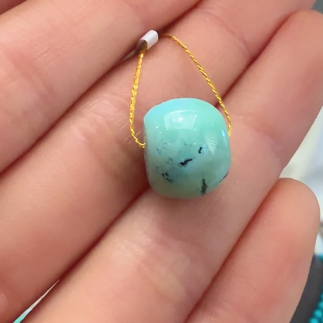 绿松石未镶嵌颈饰