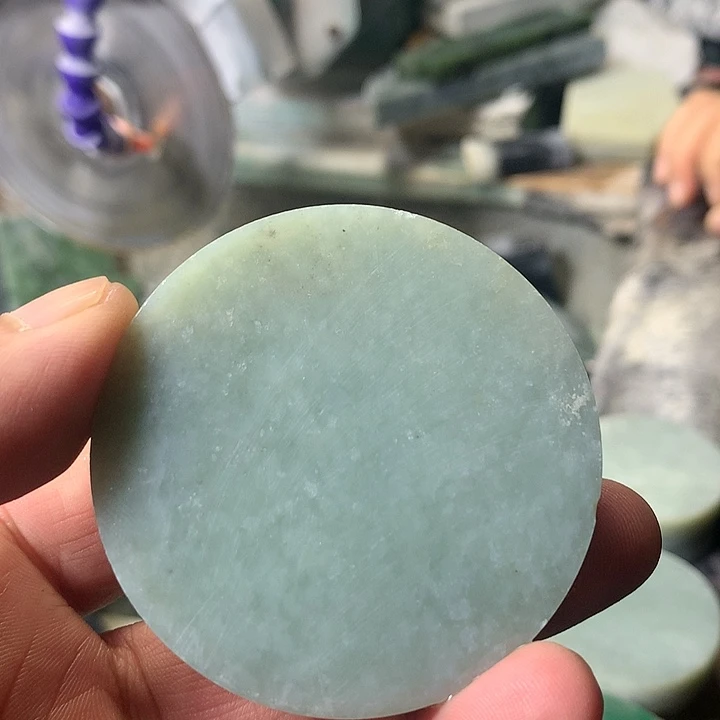 颈饰未镶嵌和田玉（糖玉）