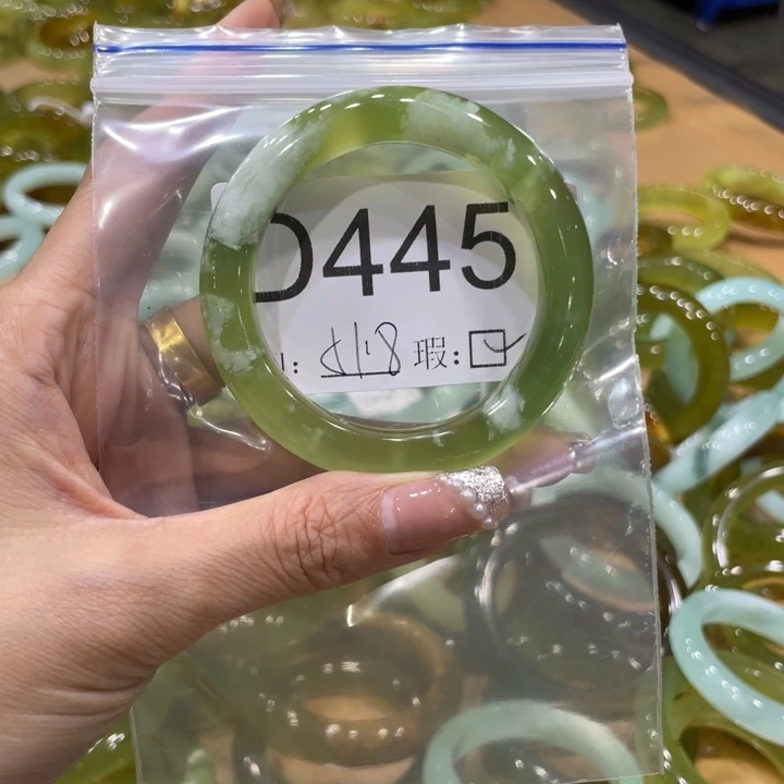 未镶嵌蛇纹石玉手镯桔****.
