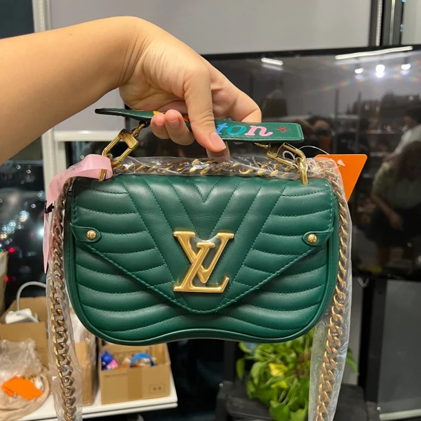 95新 LouisVuitton/路易威登 A1110/lv屁桃包单肩包
