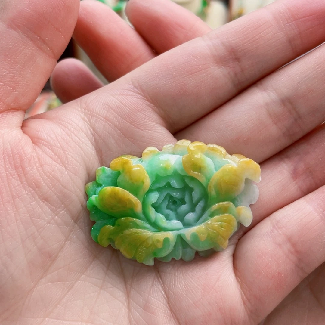 小****翡翠未镶嵌吊坠(不含链)炸福利