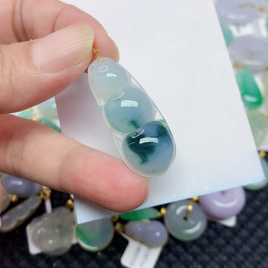 翡翠18K金镶嵌颈饰3457973