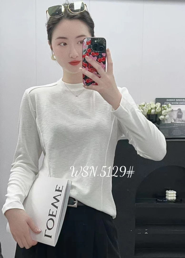 春季新款时尚洋气撒银圆领显瘦套头长袖T恤5129