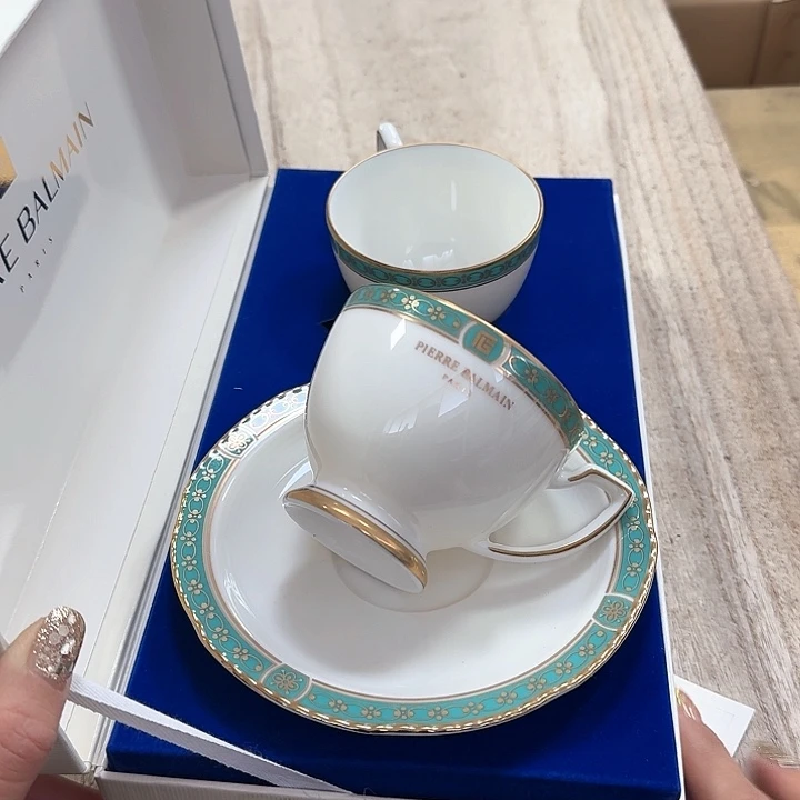 瓷片噗哈哈哈哈哈哈哈哈哈哈哈